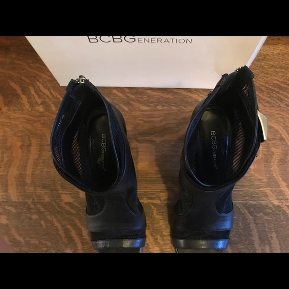 BCBGeneration Open Toe Booties with Mesh and Calf Leather Size 8M - Picture 8 of 10